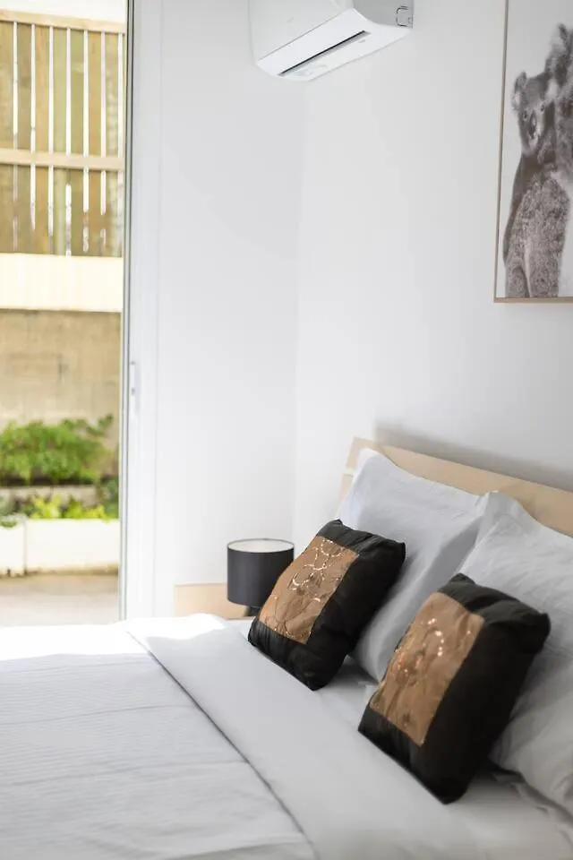 Walkable Convenience Dual Studio Cannon Hill Brisbane 0*,